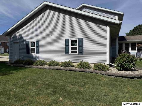 752 S Monroe Court Mason City IA 50401