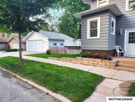 864 3rd NW Mason City IA 50401