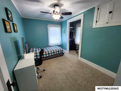 864 3rd NW Mason City IA 50401