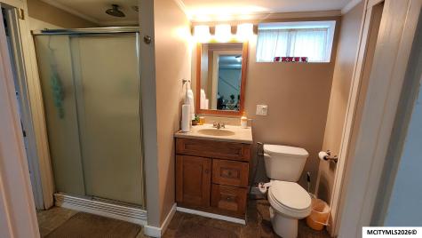 864 3rd NW Mason City IA 50401