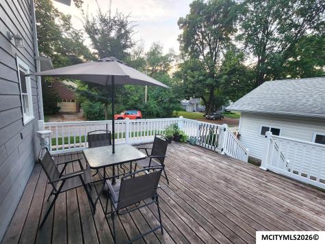 864 3rd NW Mason City IA 50401
