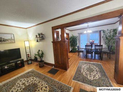 864 3rd NW Mason City IA 50401