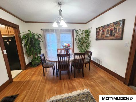 864 3rd NW Mason City IA 50401
