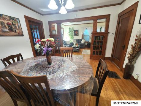 864 3rd NW Mason City IA 50401