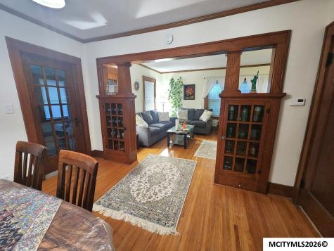 864 3rd NW Mason City IA 50401