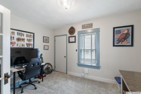 227 N Crescent Drive Mason City IA 50401