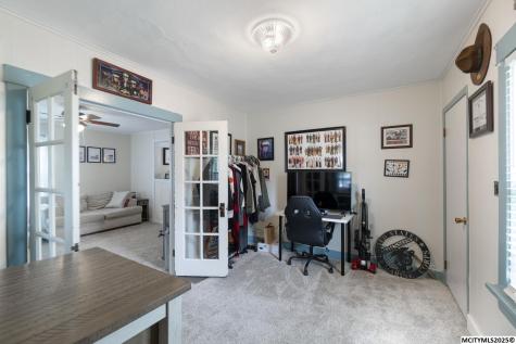 227 N Crescent Drive Mason City IA 50401