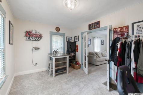 227 N Crescent Drive Mason City IA 50401