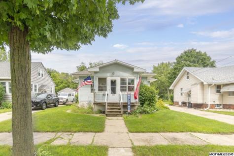 227 N Crescent Drive Mason City IA 50401
