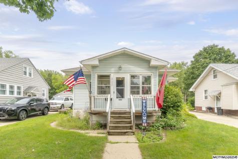 227 N Crescent Drive Mason City IA 50401
