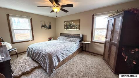 1304 2nd NW Mason City IA 50401