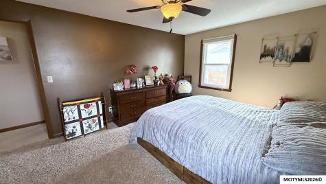 1304 2nd NW Mason City IA 50401