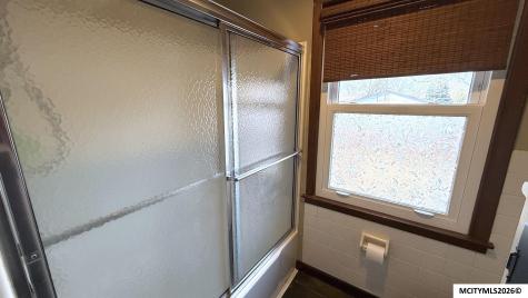 1304 2nd NW Mason City IA 50401