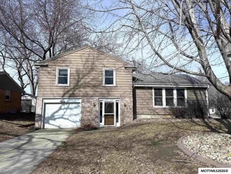 1304 2nd NW Mason City IA 50401