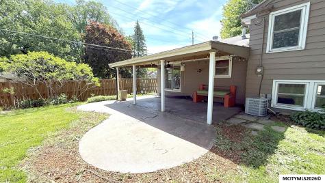 1304 2nd NW Mason City IA 50401