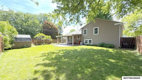 1304 2nd NW Mason City IA 50401