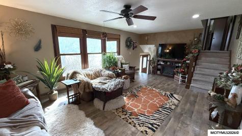 1304 2nd NW Mason City IA 50401