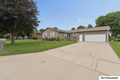25 Charlestown Square Mason City IA 50401