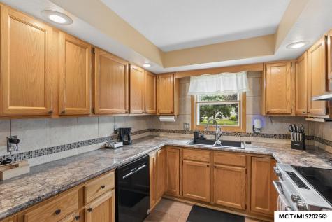 25 Charlestown Square Mason City IA 50401