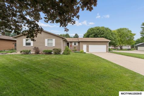 25 Charlestown Square Mason City IA 50401