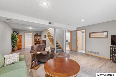 25 Charlestown Square Mason City IA 50401