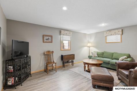 25 Charlestown Square Mason City IA 50401