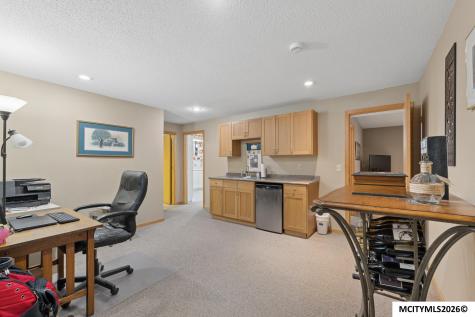 25 Charlestown Square Mason City IA 50401