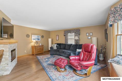 25 Charlestown Square Mason City IA 50401