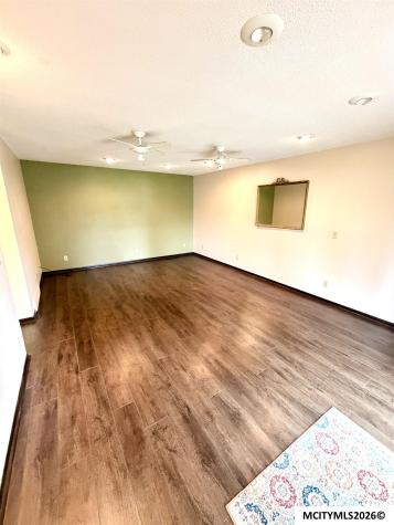 2323 21st SW Mason City IA 50401