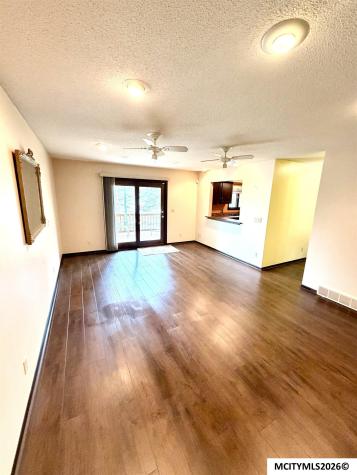 2323 21st SW Mason City IA 50401