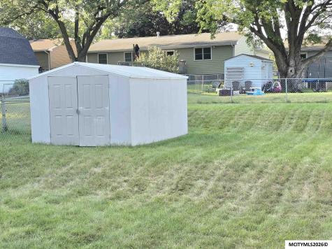 1906 Main Avenue Clear Lake IA 50428