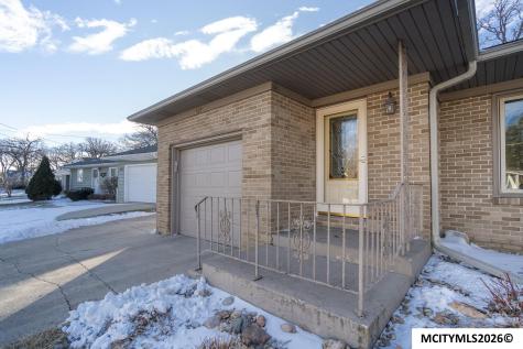 519 17th Street W Clear Lake IA 50428