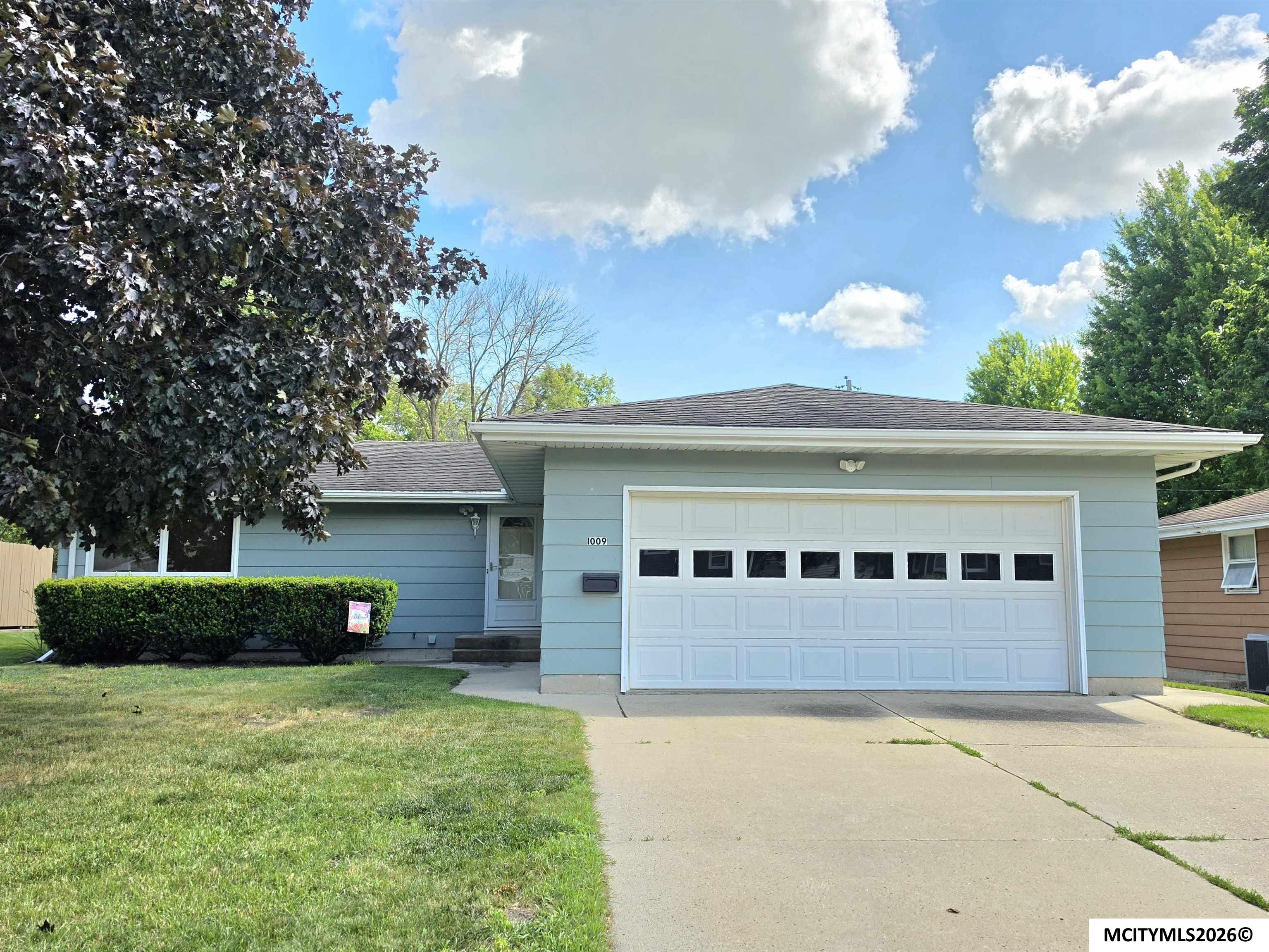 1009 Manor Drive Mason City IA 50401