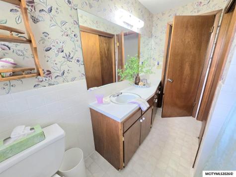 1009 Manor Drive Mason City IA 50401