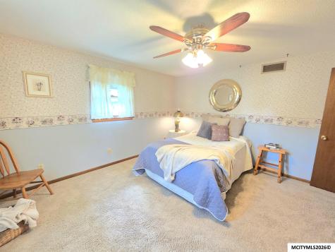 1009 Manor Drive Mason City IA 50401