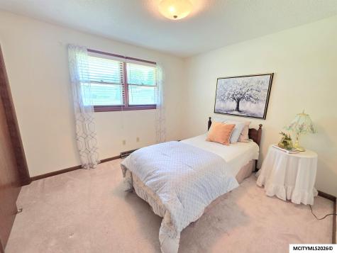 1009 Manor Drive Mason City IA 50401