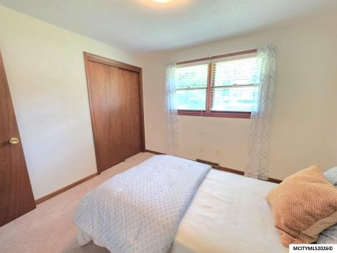 1009 Manor Drive Mason City IA 50401