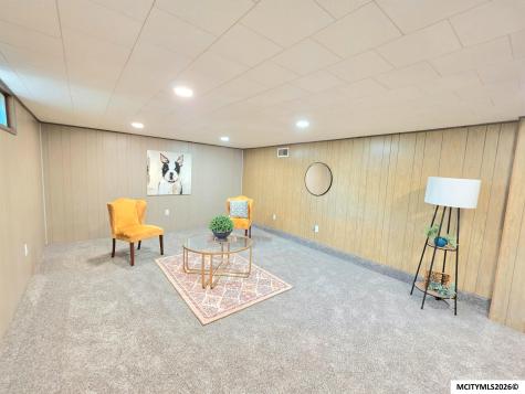 1009 Manor Drive Mason City IA 50401