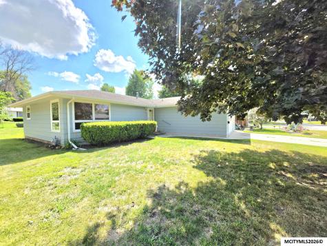 1009 Manor Drive Mason City IA 50401
