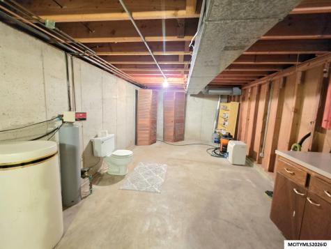 1009 Manor Drive Mason City IA 50401