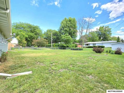 1009 Manor Drive Mason City IA 50401
