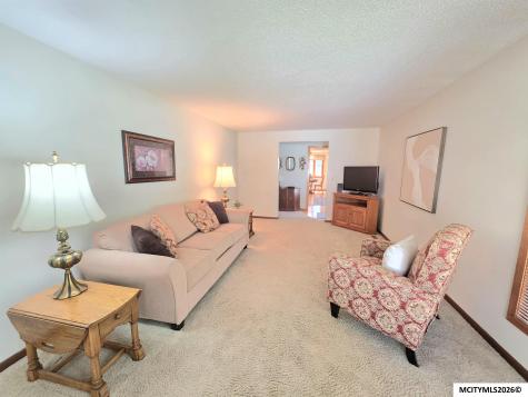1009 Manor Drive Mason City IA 50401