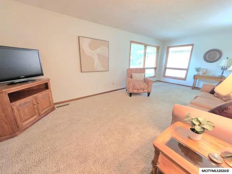 1009 Manor Drive Mason City IA 50401