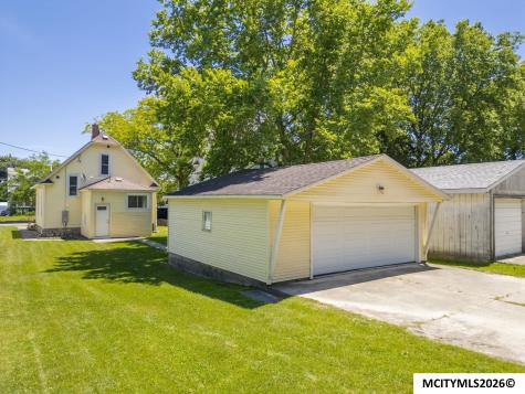 612 S Carolina Avenue Mason City IA 50401