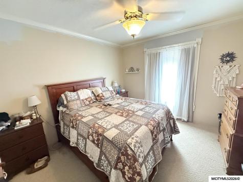 609 S Massachusetts Mason City IA 50401
