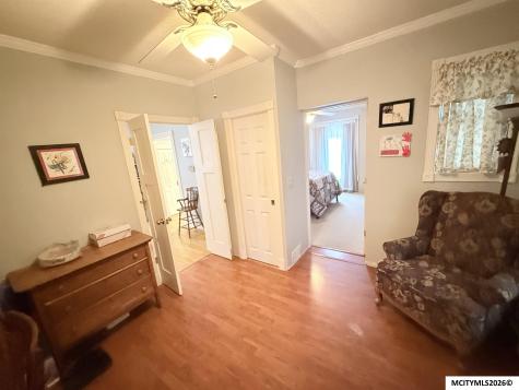 609 S Massachusetts Mason City IA 50401