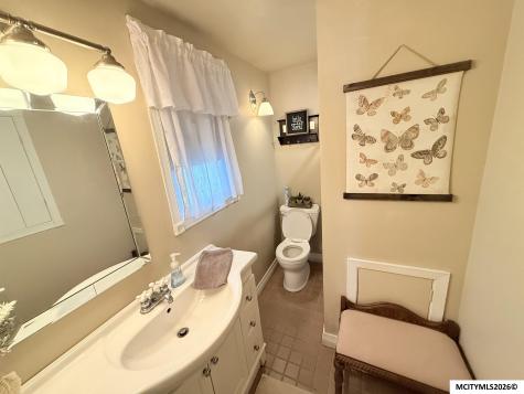 609 S Massachusetts Mason City IA 50401
