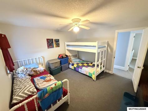 609 S Massachusetts Mason City IA 50401