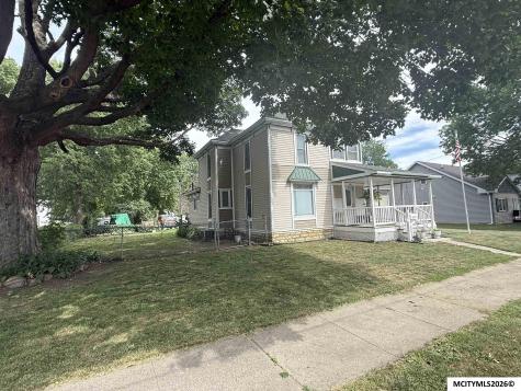 609 S Massachusetts Mason City IA 50401
