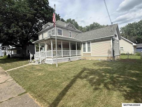 609 S Massachusetts Mason City IA 50401
